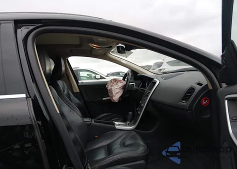 2011 Volvo Xc60 3.2 z USA, uszkodzony, nr VIN YV4952DZ4B2184134